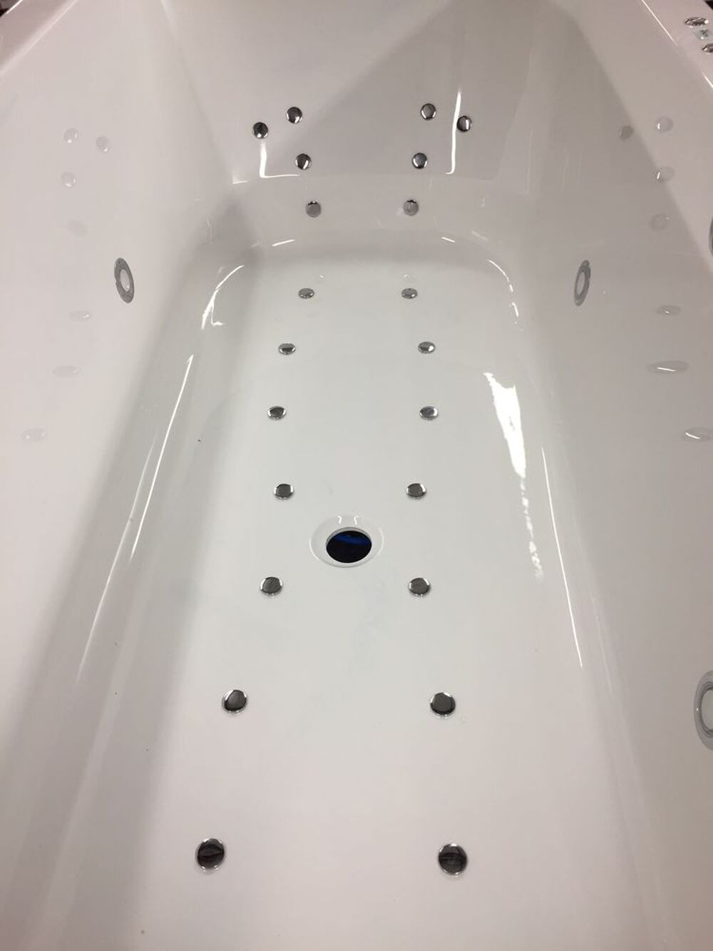 Baignoire baln&eacute;o ARUBA BADO AirPro hydrojet &amp; chromoth&eacute;rapie Meubles