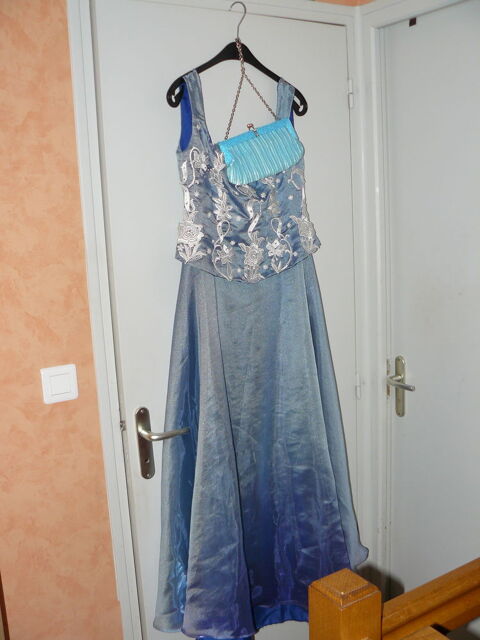 1 robes de soirée bleu   bibi  8 Saint-Sornin (03)