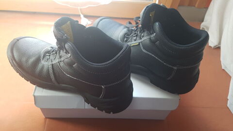 Chaussures de scurit neuves + casque 30 Gap (05)