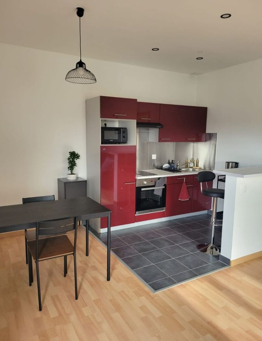 Location Appartement T2 meublé 50 m² rénové, parking, ascenseur ? Montargis centr Montargis