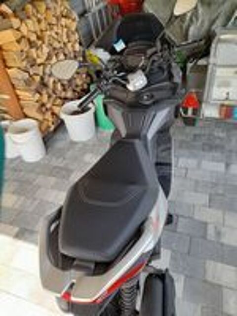 APRILIA 2023 occasion 67350 Uberach