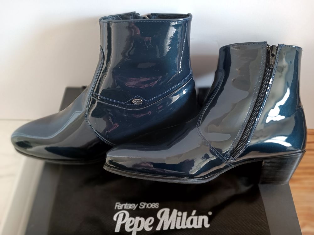 Boots en cuir cir&eacute; NEUVES de la marque Pepe Milan taille 39 Chaussures