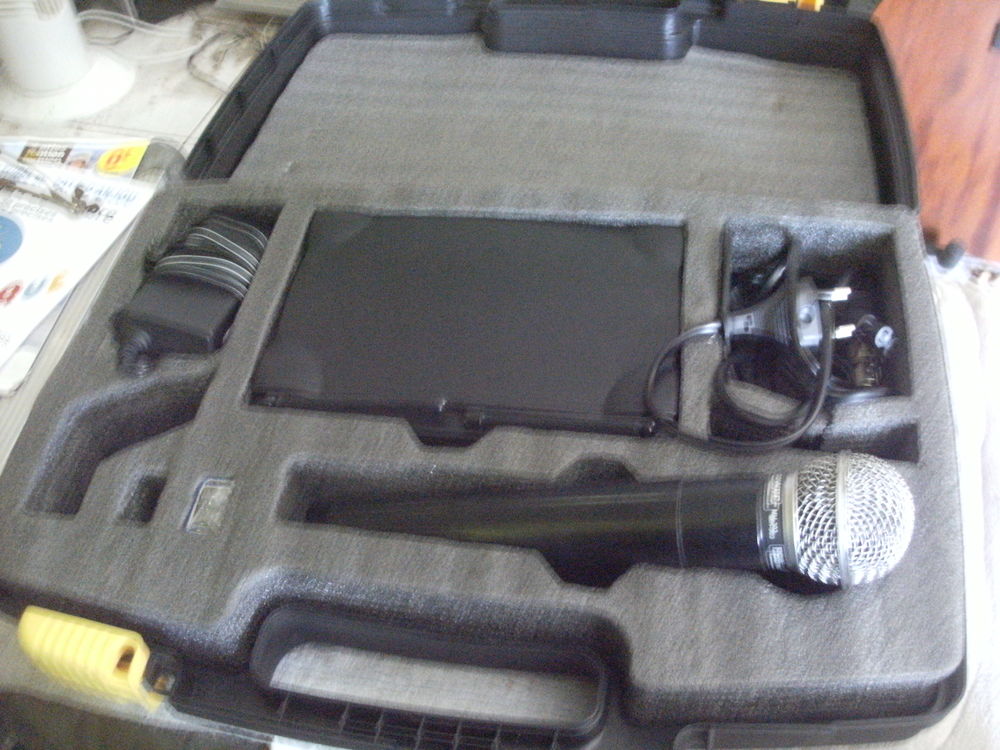 DUP MICROS HF IBIZA UHF 20 + 1 MICRO HF POWER MH 303 Instruments de musique