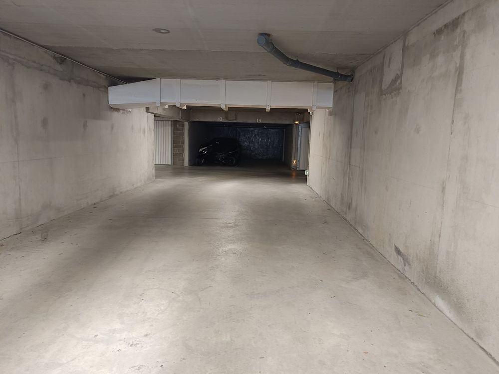 Location Parking/Garage emplacement de parking couvert et fermé Soulaire-et-bourg