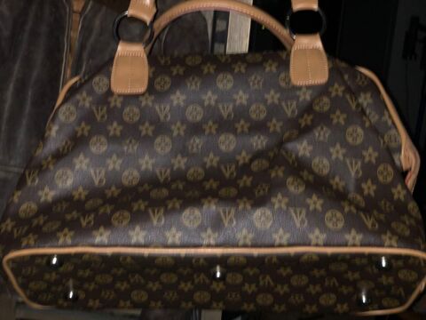 Sac  main sans marque , trs lgant pour voyager . 14 Toulouse (31)