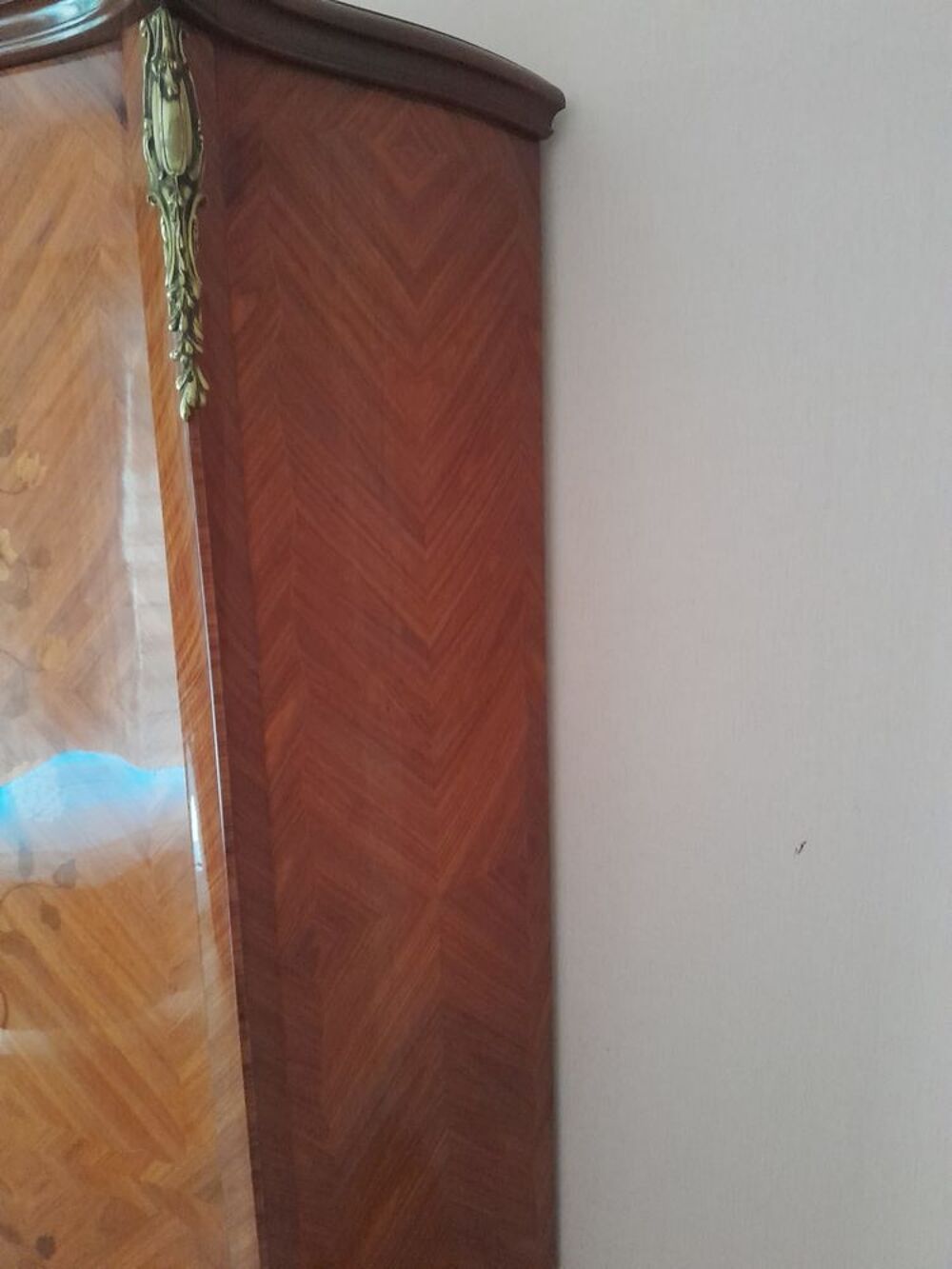 Armoire en bois de rose Meubles