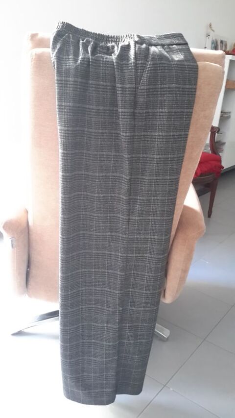 Pantalon femme taille 44  écossais gris 14 Tourcoing (59)