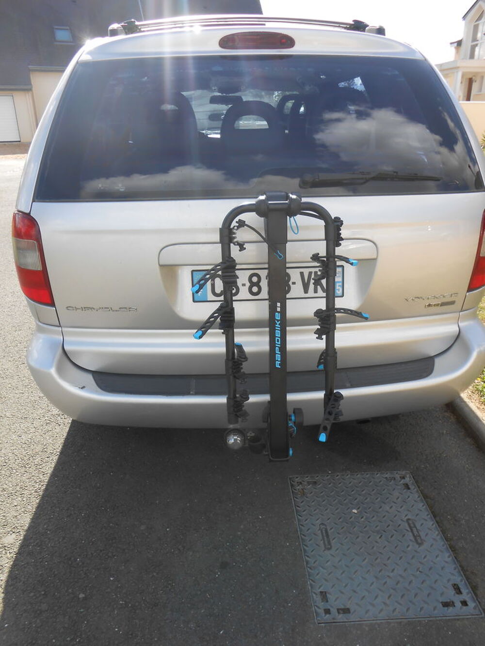 porte-v&eacute;los d'attelage suspendu pour 5 v&eacute;los + Sup. Vélos