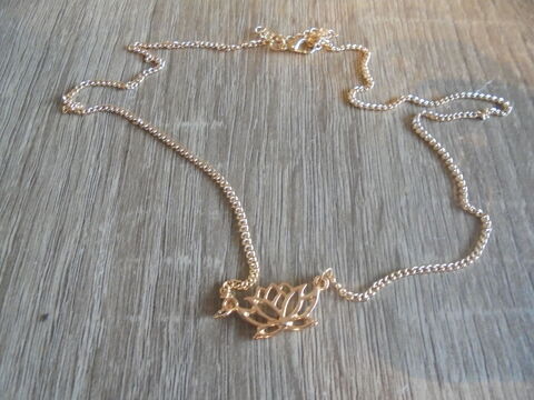 Collier dor  Lotus  (28b) 3 Tours (37)