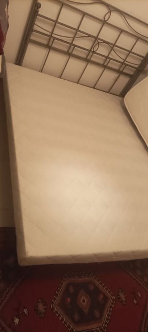 Matelas bon �tat propre, m�moire de forme 77 Avignon (84)