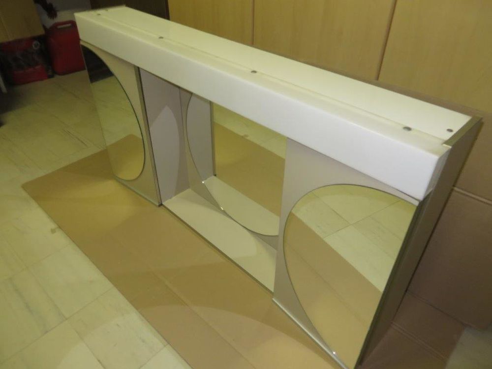 Grande armoire de toilette Sani Jura. Bricolage