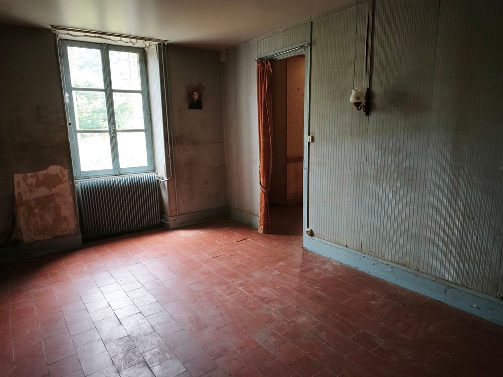 Vente Maison Billy. Maison 2 ch combles garage 1.2 hectare Billy-chevannes