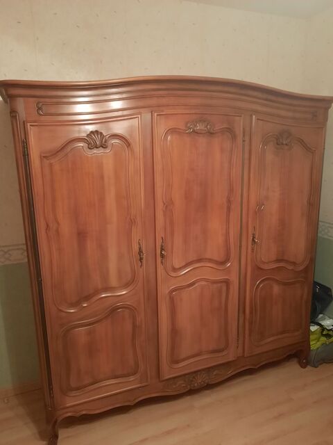 ARMOIRE en merisier massif (seule ou avec lit et chevet) Villebret (03)