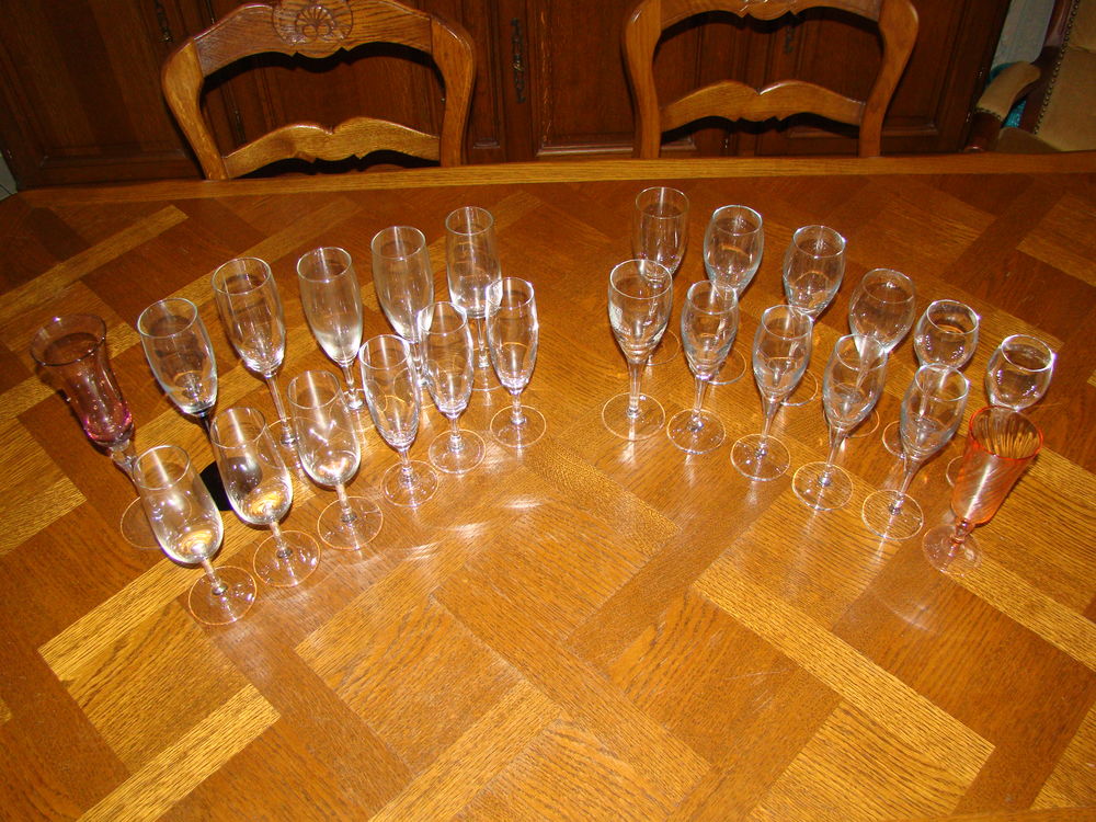 Lot de 24 fl&ucirc;tes &agrave; champagne d&eacute;pareill&eacute;es
Cuisine