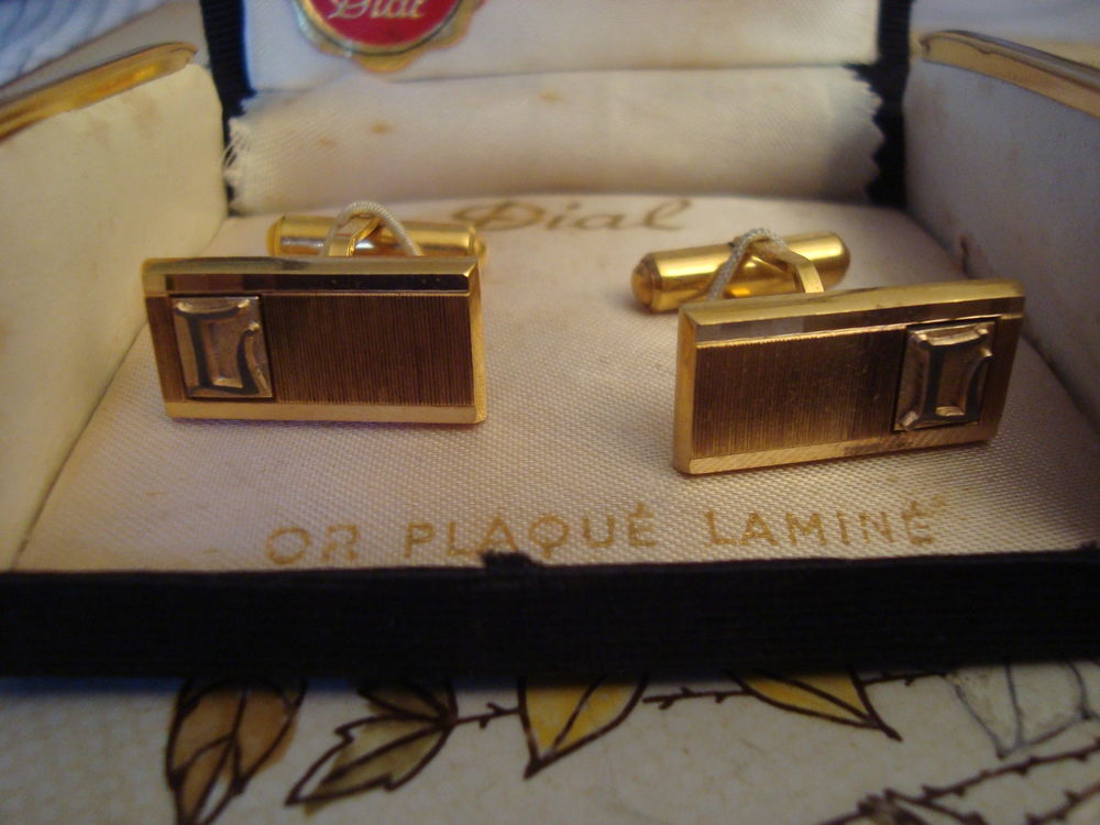 Boutons de manchettes en plaqu&eacute; or lamin&eacute; 