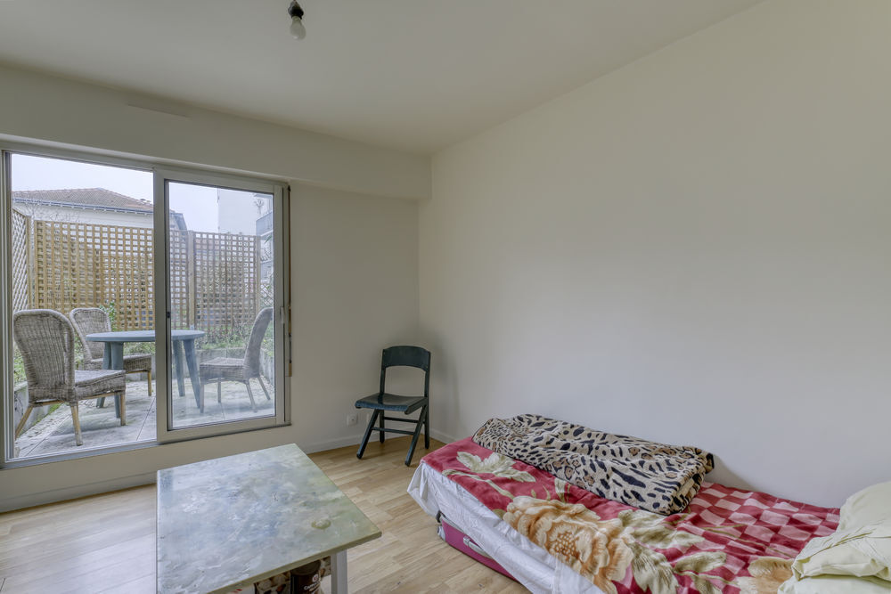 Vente Appartement Studio  vendre occup dans le 20e arrondissement, rue de la Chine. Paris 20