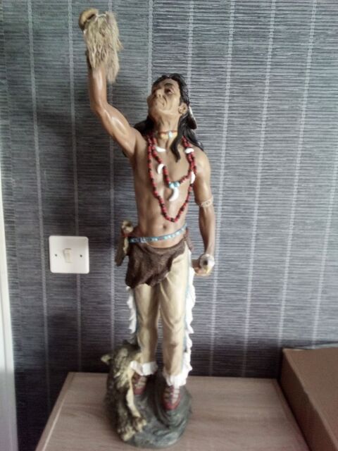 2 Grandes statues am�rindiens indiens avec f�lures 10 Toul (54)