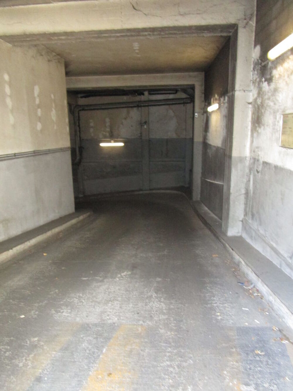 Location Parking/Garage emplacement de parking Moto rue D'Alésia Paris 14