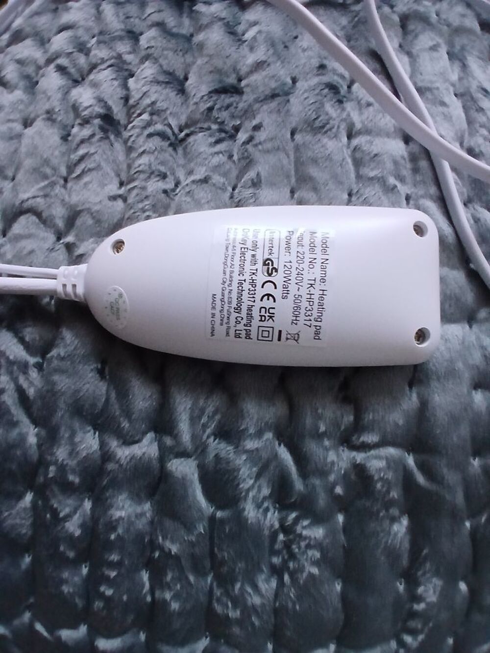 Tr&egrave;s beau coussin chauffant &eacute;lectrique XXL 
Vêtements