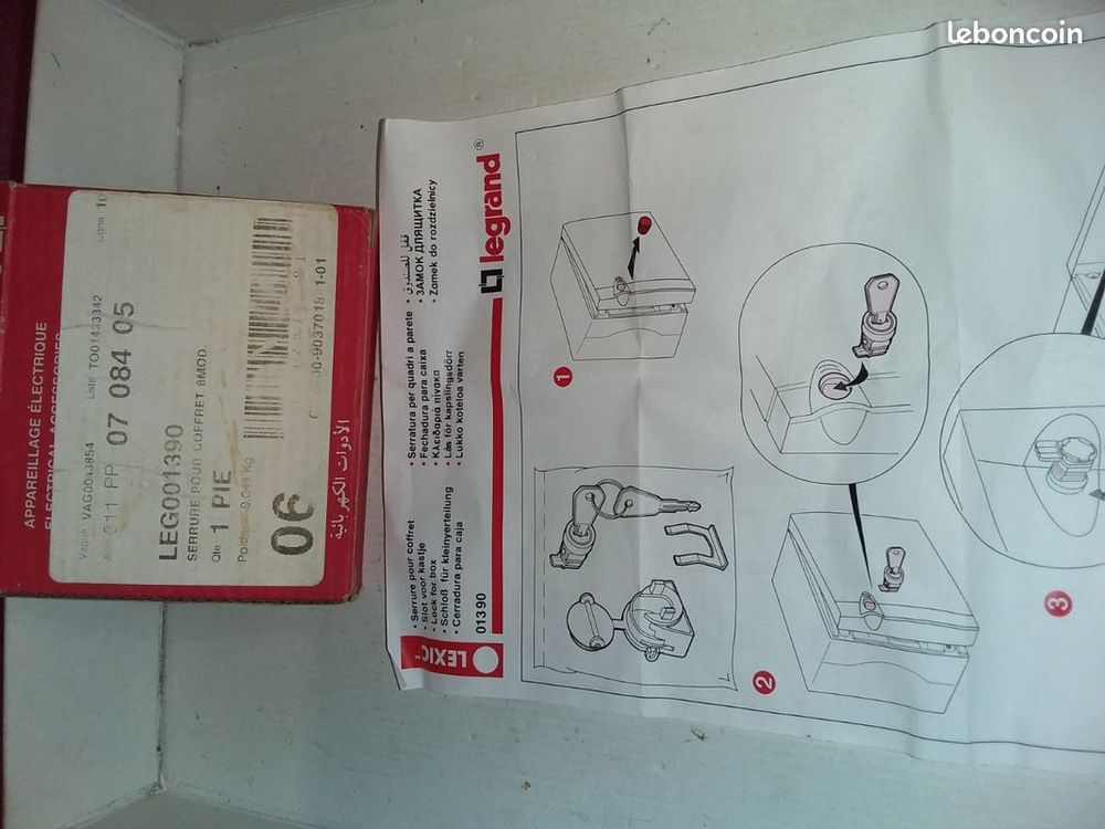 Serrure &agrave; cl&eacute; n&deg; 850 pour porte coffrets 8 &agrave; 9 modules Bricolage