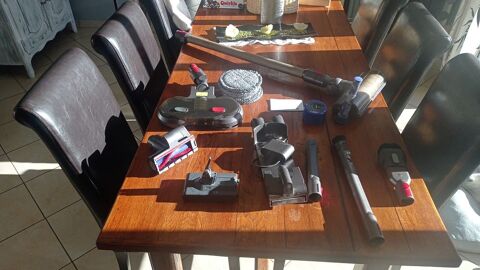 Ustensiles Dyson v8 50 Saint-Nicolas-de-Redon (44)