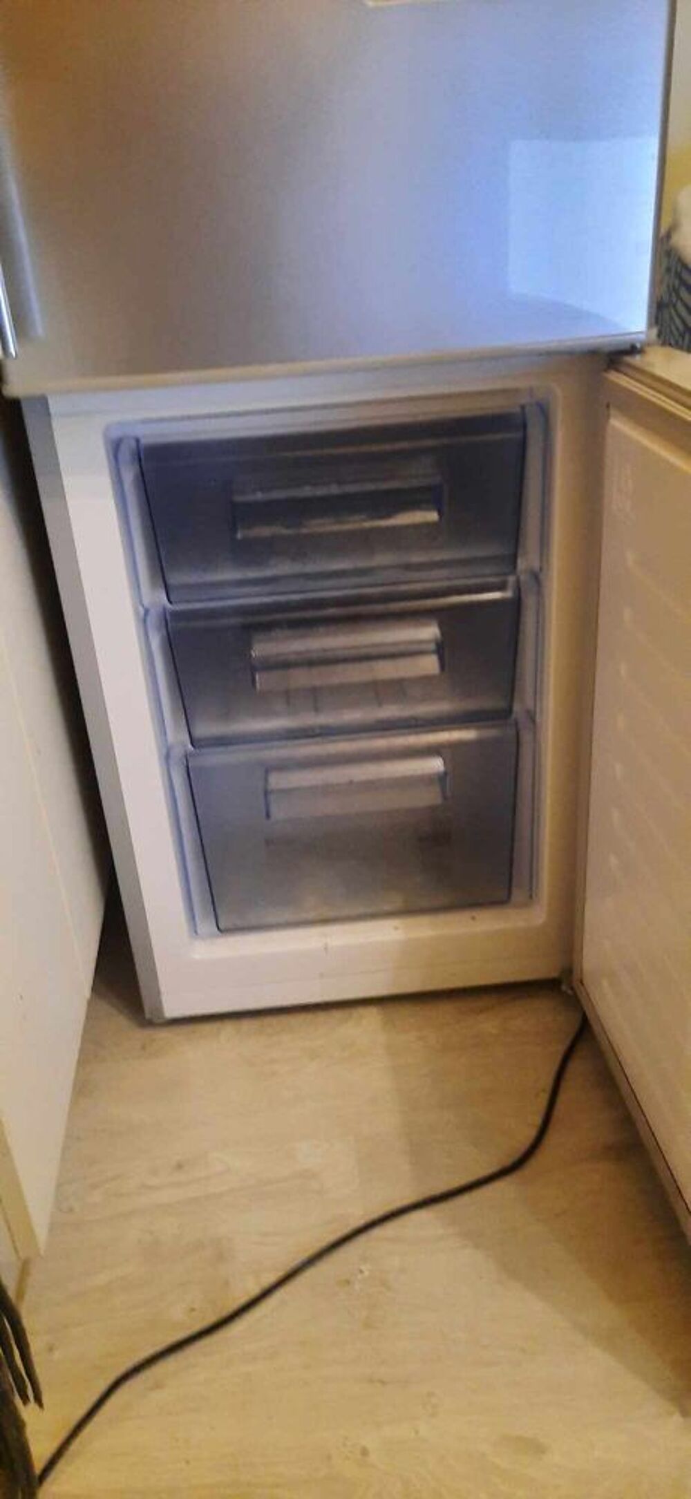 Frigo VALBERG tr&egrave;s bon &eacute;tat. Electroménager