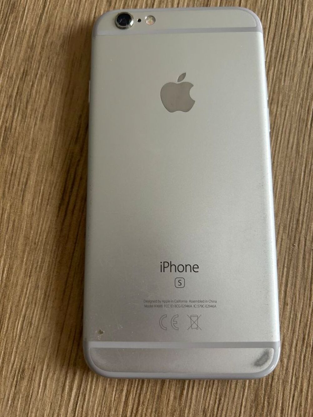 iphone Apple mod&egrave;le 6S - 32GO Téléphones et tablettes