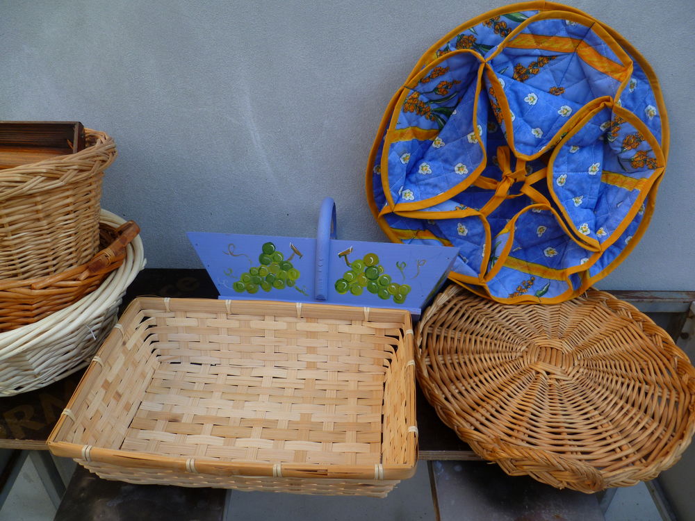 PANIERS CORBEILLES EN OSIER, EN TISSUS Décoration