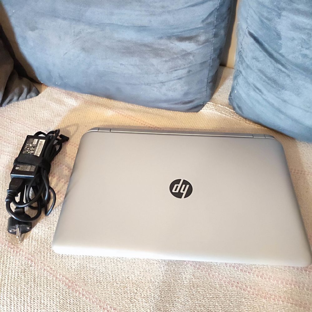 Pc portable Hp 670go Intel core i5 4Go Ram 17pouces Matériel informatique
