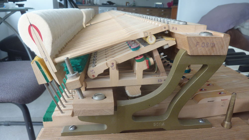 magnifique piano demi queue C.Beschtein B 203 de 1980 Instruments de musique