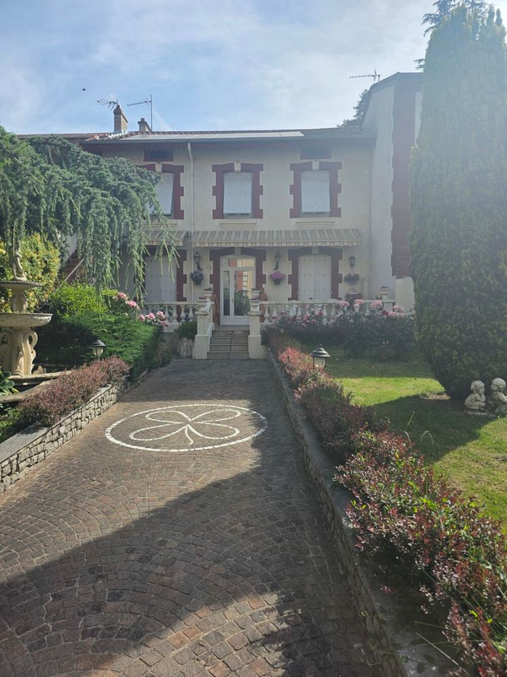 Vente Maison Maison de ville type F5   116M2 plein centre unieux Unieux