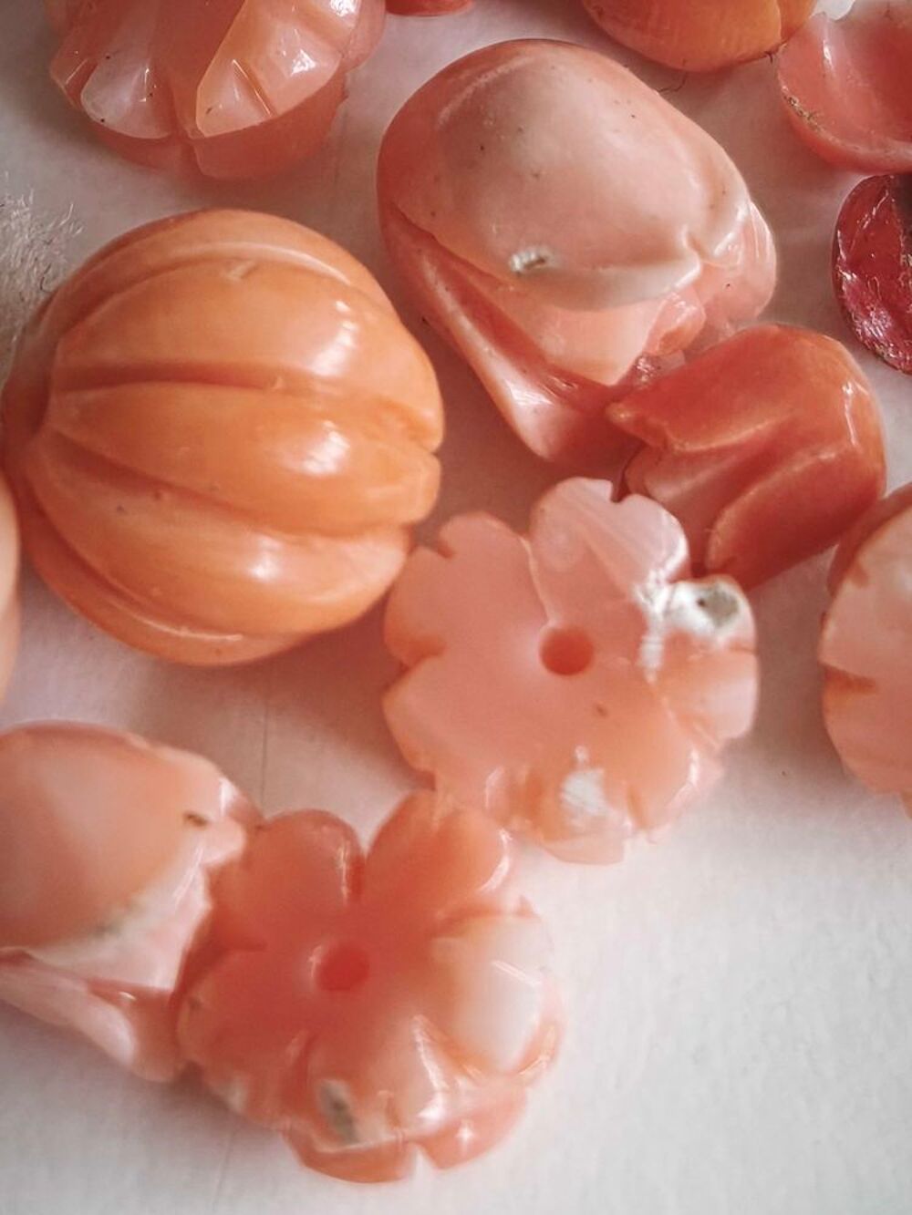 lot de perles et divers en corail 