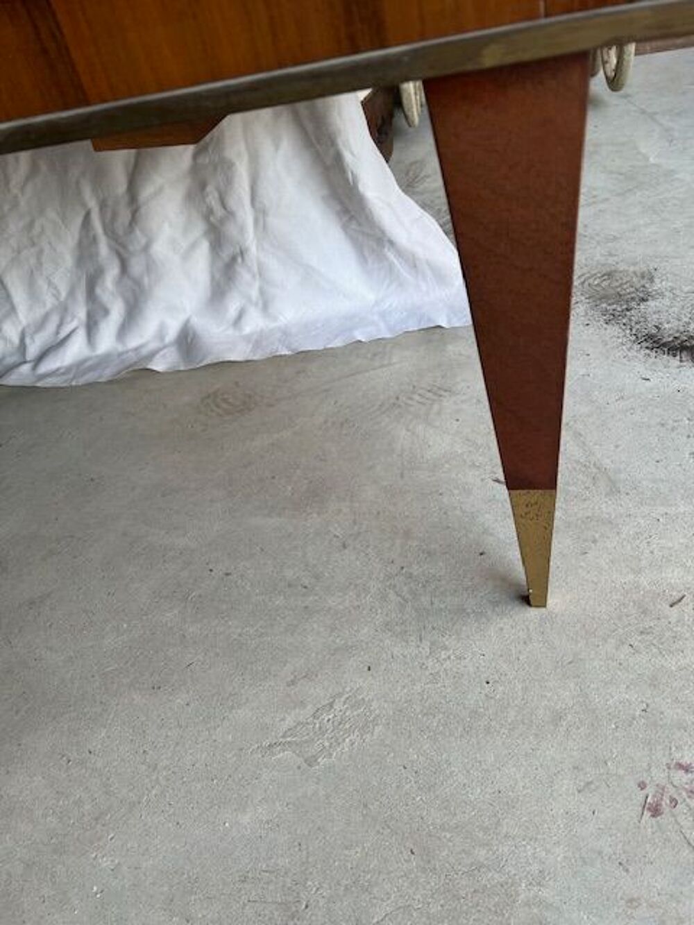 Enfilade style"scandinave" ann&eacute;es 60. En cm : L250 P50 H101 Meubles