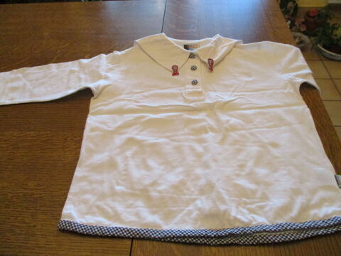Petit sweat blanc avec petits poissons 5 ans 0 Mérignies (59)