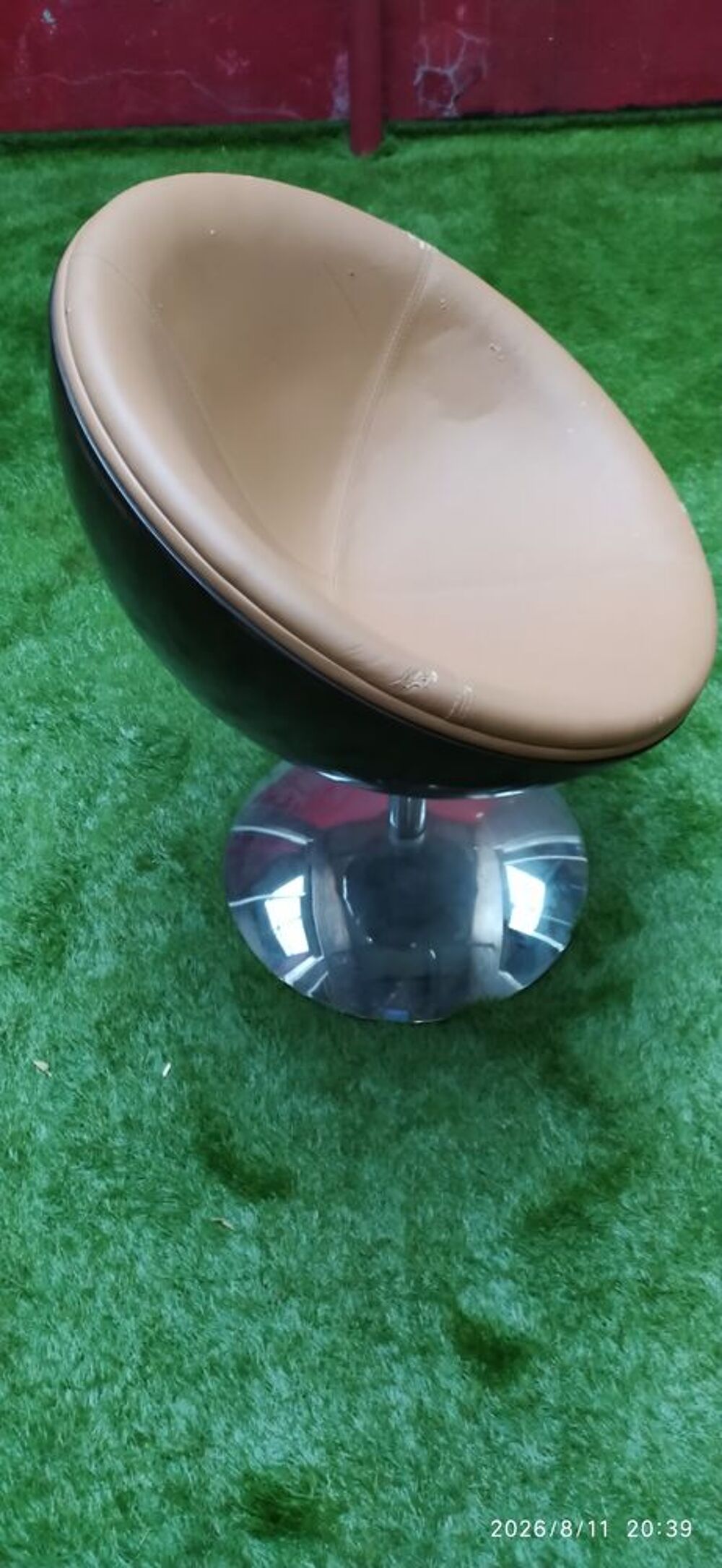Fauteuil Boule (design Coti)
Couleur : Marron
Meubles