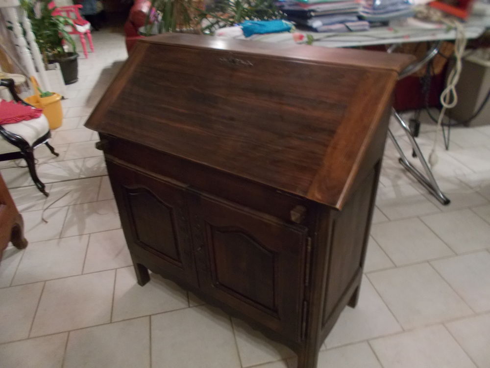 commode scriban en ch&ecirc;ne moulur&eacute; ouvrant faire prix Meubles