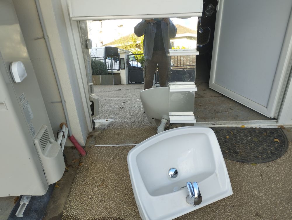lavabo plus miroir &eacute;tag&egrave;re Meubles