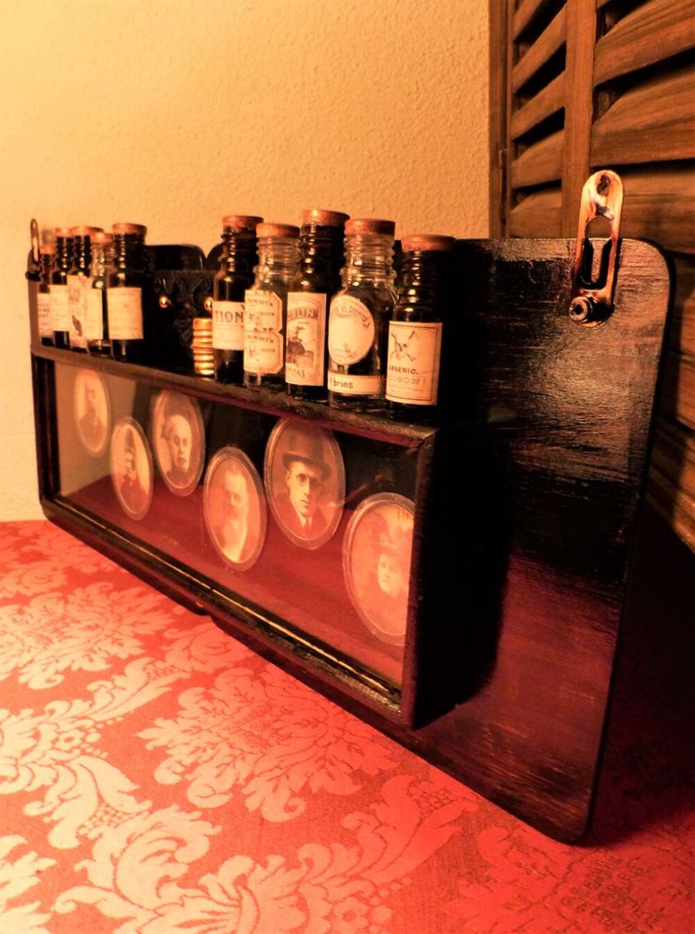 Tableau de Curiosit&eacute;s "CREEPY FAMILY APOTHECARY" Steampunk Décoration
