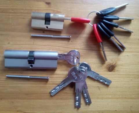 Barillet porte d'entrée 90 mm et 60 mm avec clés. Neuf 10 € Amiens (80)