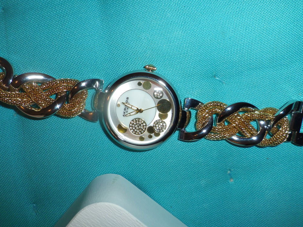 montre AKRIBOS XXIV Bijoux et montres
