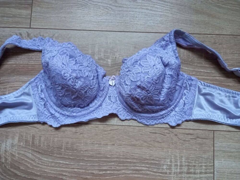 Soutien gorge mauve avec armature taille 95 A Vêtements