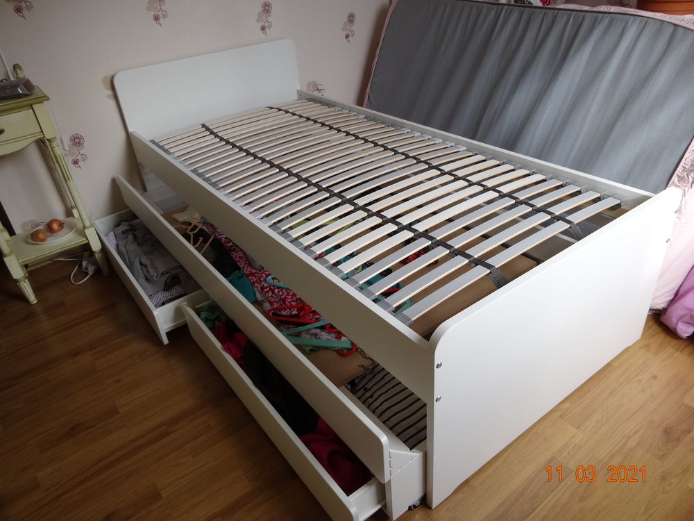 2 lits blancs 90X200 TBE( sans matelas ) Meubles