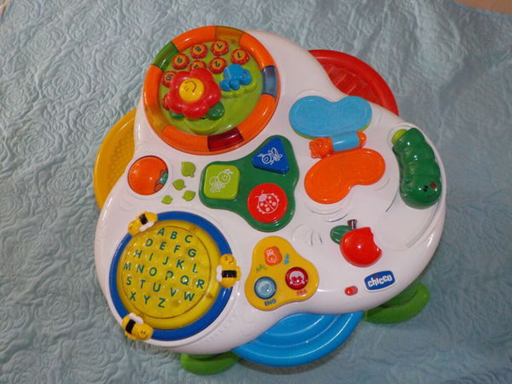 CHICCO Table d'activit&eacute;s Jardin d'&eacute;veil bilingue. Puériculture