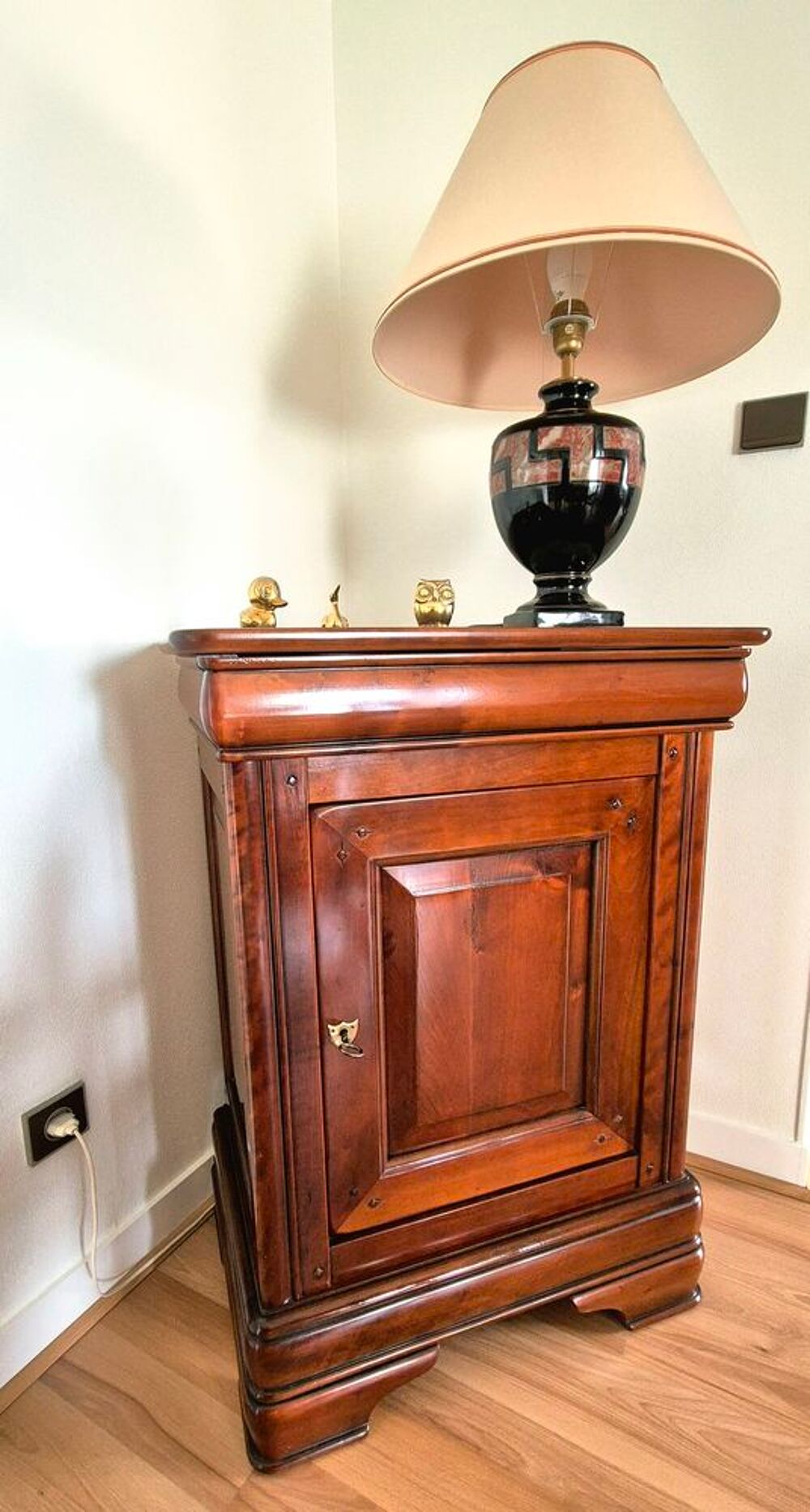 ensemble complet de mobilier de salle &agrave; manger en merisier Meubles
