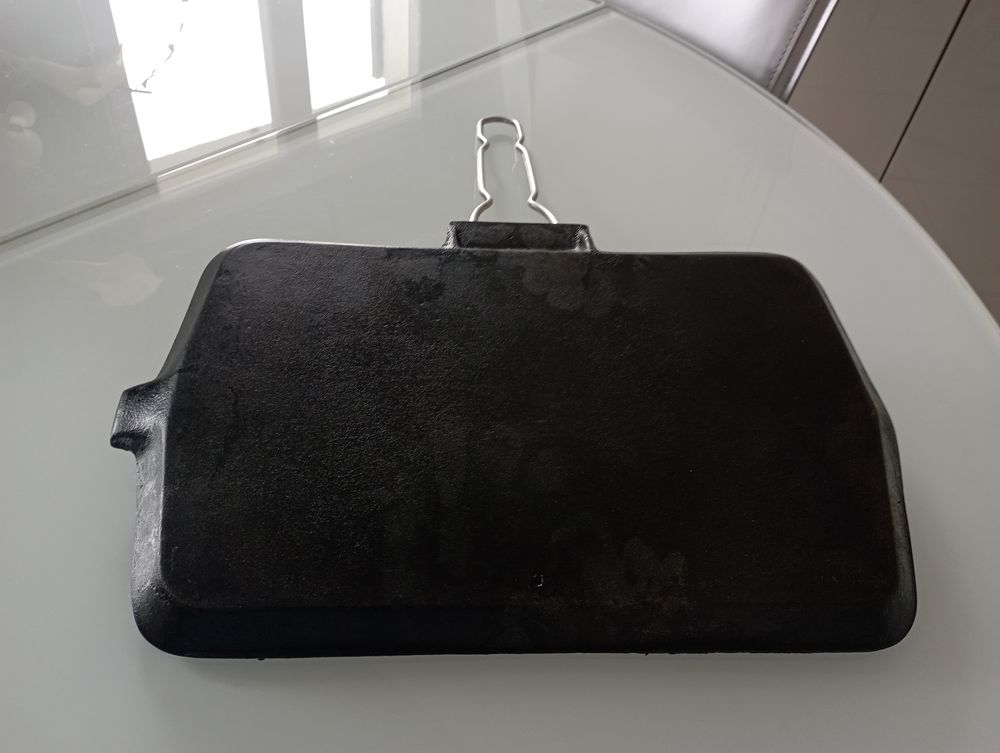 une plaque de grillade Electroménager