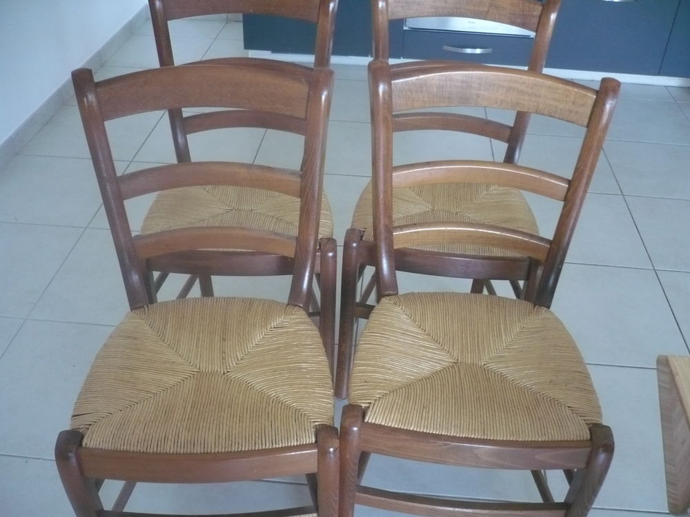 TABLE + 4 CHAISES Meubles