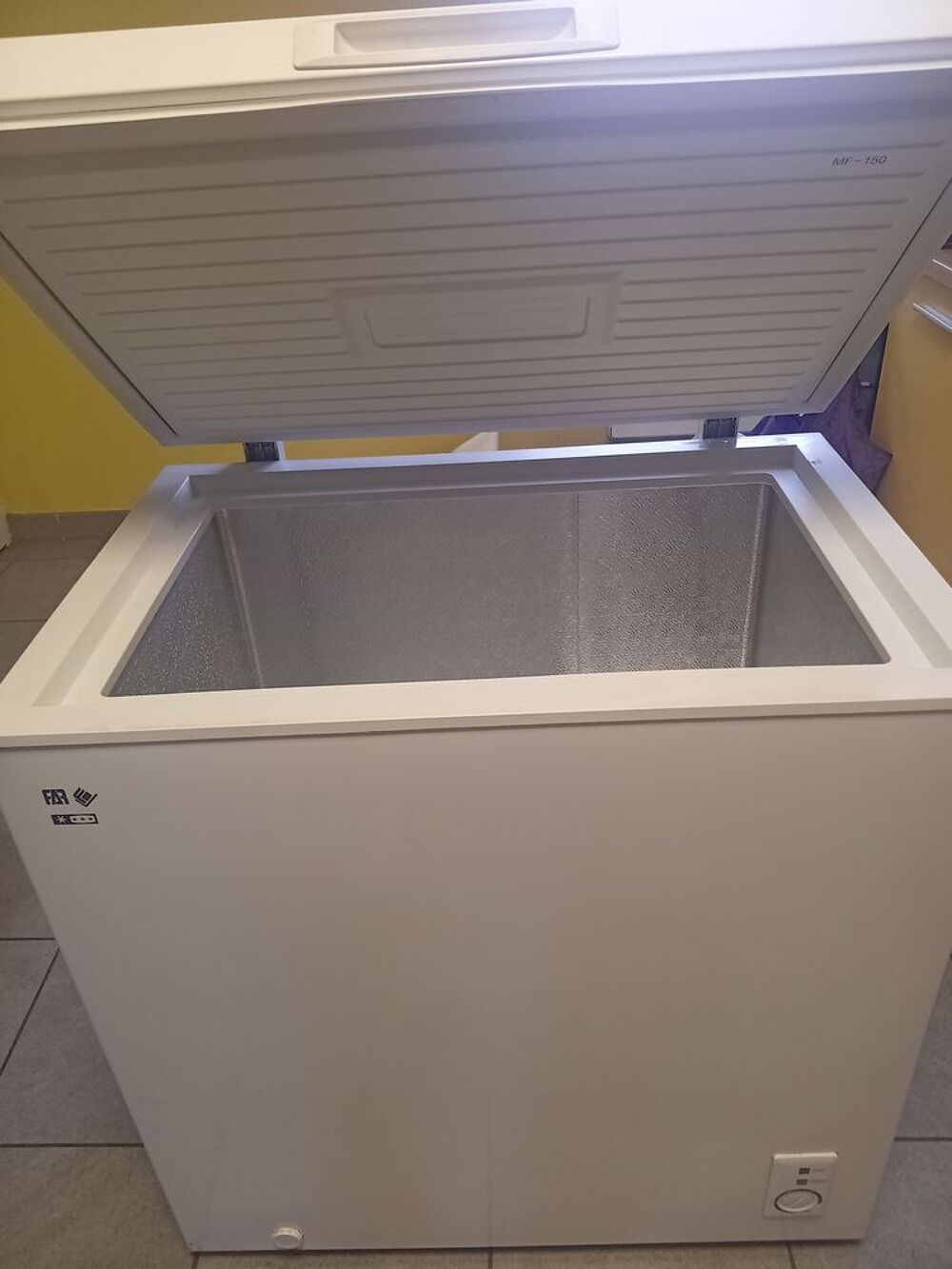 CONG&Eacute;LATEUR 220 LITRES Electroménager
