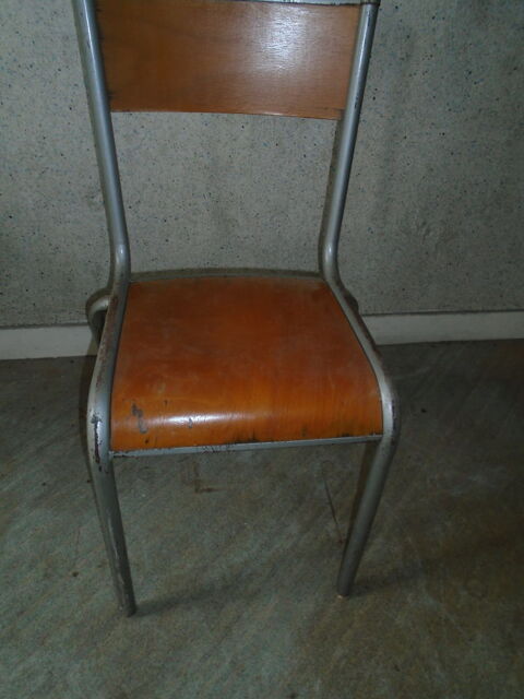 chaise d'écolier 8 Luçon (85)