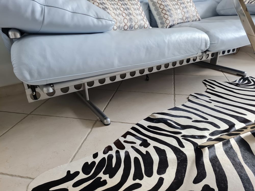 Canap&eacute; "&nbsp;Ouverture&nbsp;" cuir Poltrona Frau 
Meubles