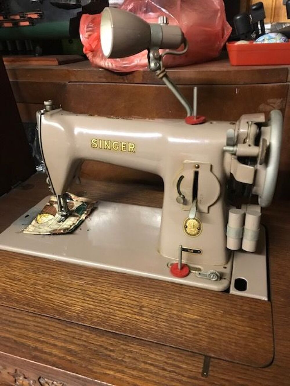 MACHINE A COUDRE Meubles